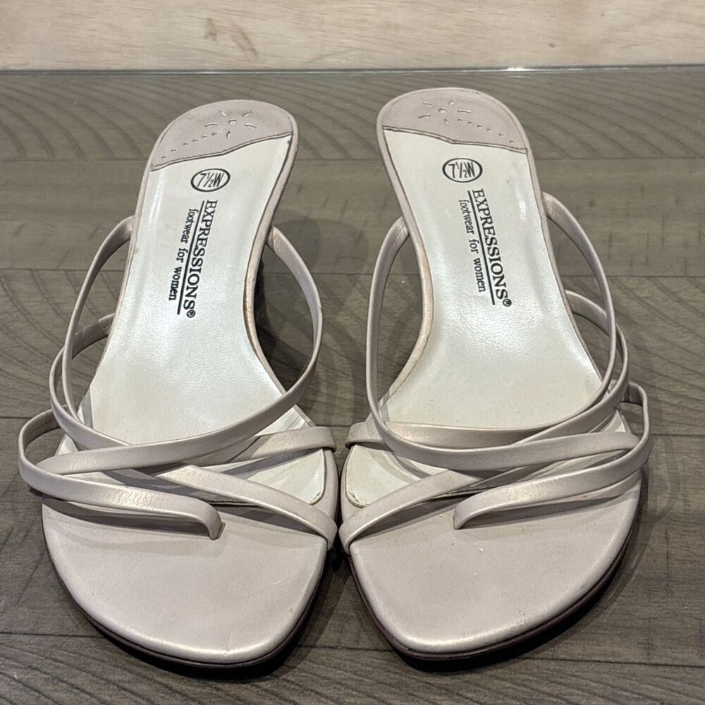 womens strappy Low kitten heel sandals size 7.5 beige cream Y2k slip on